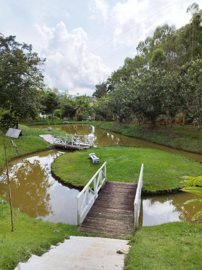 Chale Da Estancia Santa Teresa - Es Alto Sao Lourenco- Proximo Ao Circuito Caravaggio Экстерьер фото